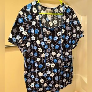 NWT Cherokee Body 2XL Scrub Top